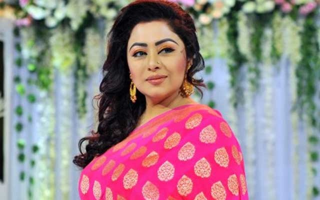 ইভা আরমান ‘ট্রলে’ টলছেন না 